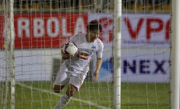 Video HAGL 2-1 SLNA: Thẻ đỏ v&ocirc; duy&ecirc;n, ngược d&ograve;ng m&atilde;n nh&atilde;n