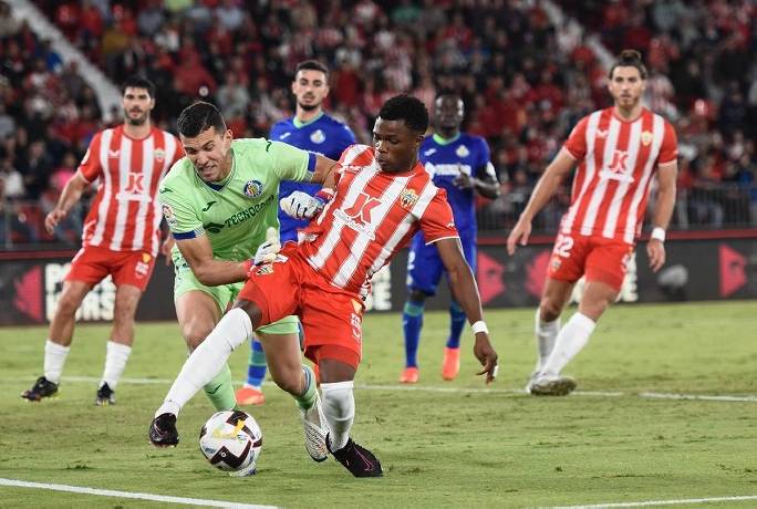 Soi k&egrave;o phạt g&oacute;c Valencia vs Almeria, 3h ng&agrave;y 24/1