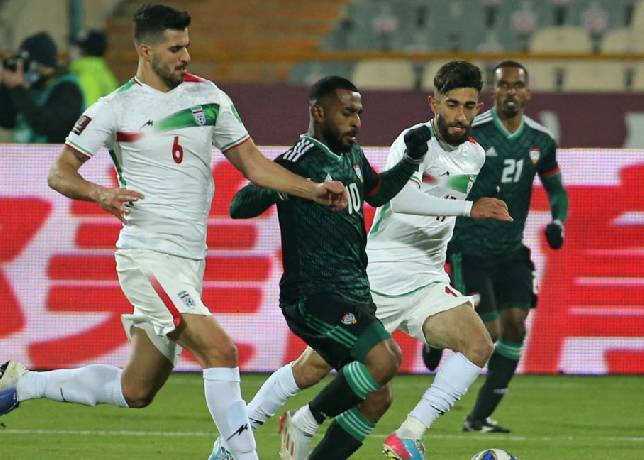 Soi k&egrave;o phạt g&oacute;c Iran vs UAE, 22h00 ng&agrave;y 23/1