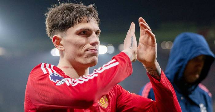 MU hạ gi&aacute; b&aacute;n Garnacho cho Napoli