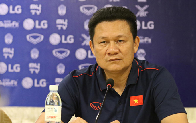 Trụ cột chấn thương, thuyền trưởng U22 Việt Nam lo sốt v&oacute;