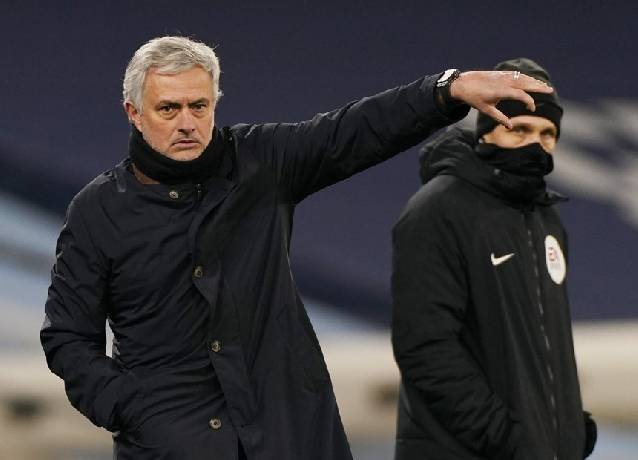 Tin chuyển nhượng 22/2: Mourinho đối mặt nguy cơ bị sa thải