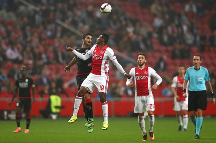 Soi k&egrave;o phạt g&oacute;c Benfica vs Ajax, 03h00 ng&agrave;y 24/02