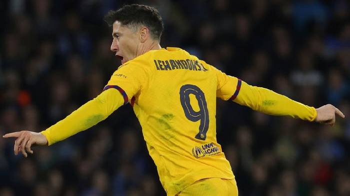 Lewandowski ghi b&agrave;n, Barcelona vẫn rơi chiến thắng trước Napoli