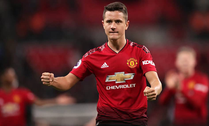 PSG bất ngờ g&acirc;y sốc với trụ cột của MU