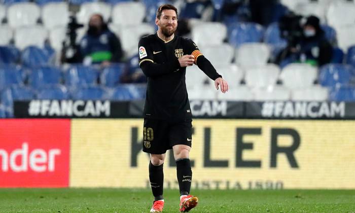 Lionel Messi lập c&uacute; đ&uacute;p trong ng&agrave;y ph&aacute; kỷ lục của Xavi Hernandez