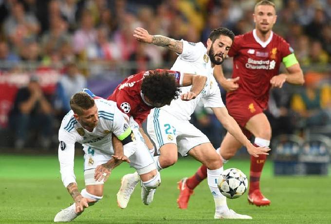 Salah tập cơ vai, sẵn s&agrave;ng t&aacute;i đấu Ramos