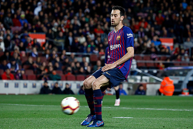 Trụ cột Barca kh&ocirc;ng muốn dừng sự nghiệp ở Nou Camp