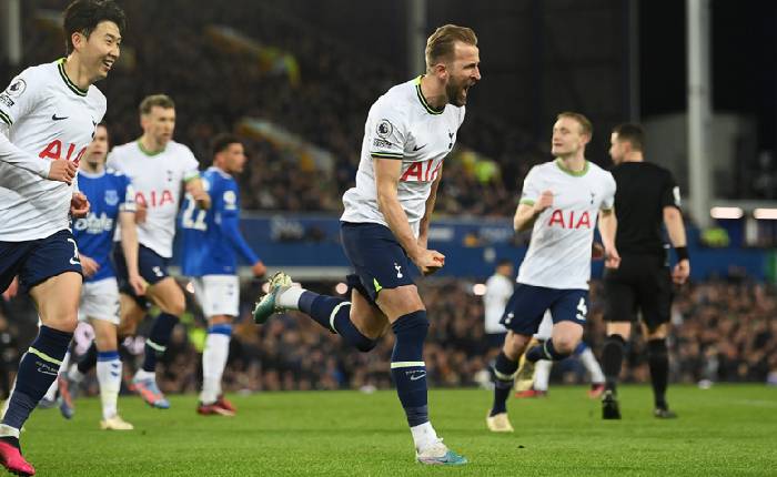 Soi k&egrave;o phạt g&oacute;c Newcastle vs Tottenham, 20h00 ng&agrave;y 23/4