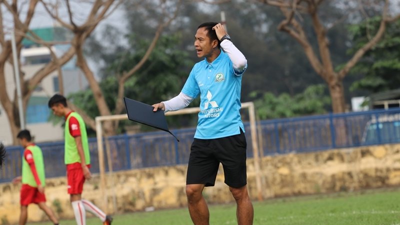 Thất bại li&ecirc;n tiếp, HLV L&ecirc; Đức Tuấn từ chức ở Ph&ugrave; Đổng FC