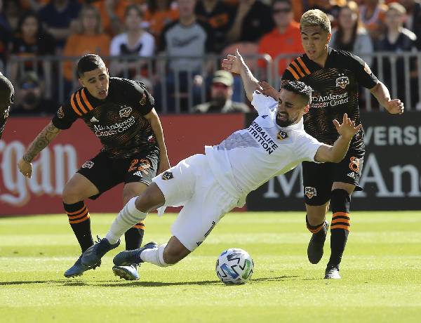 Ph&acirc;n t&iacute;ch k&egrave;o hiệp 1 LA Galaxy vs Houston Dynamo, 7h07 ng&agrave;y 23/5