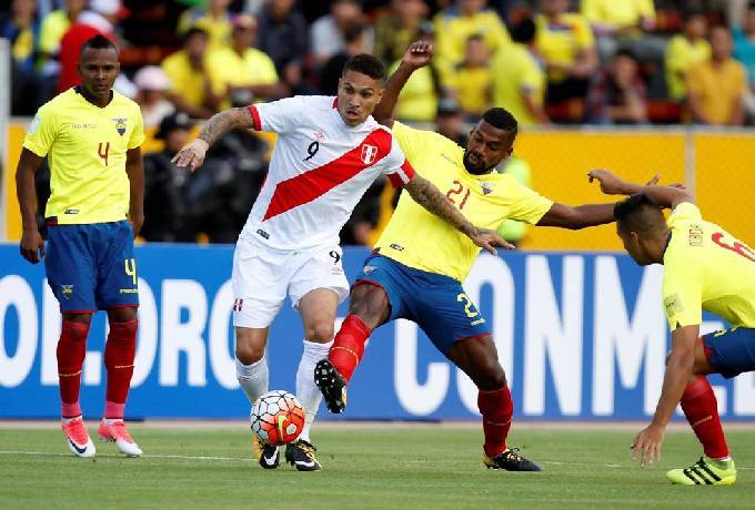 Soi k&egrave;o phạt g&oacute;c Ecuador vs Peru, 4h ng&agrave;y 24/6
