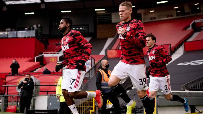 Man United chốt tương lai của t&agrave;i năng 'trẻ m&atilde;i kh&ocirc;ng gi&agrave;'