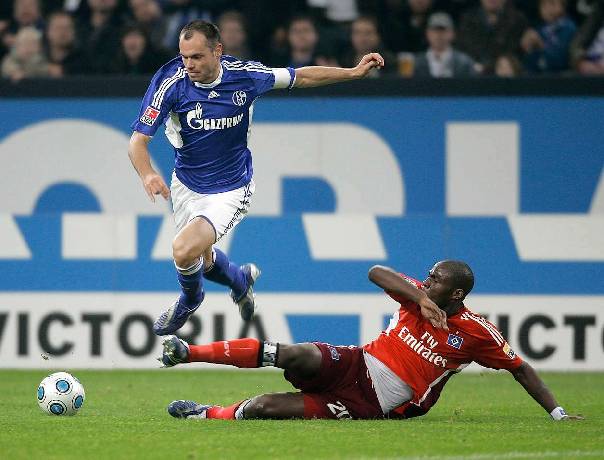 Soi k&egrave;o phạt g&oacute;c Schalke 04 vs Hamburger, 1h30 ng&agrave;y 24/7