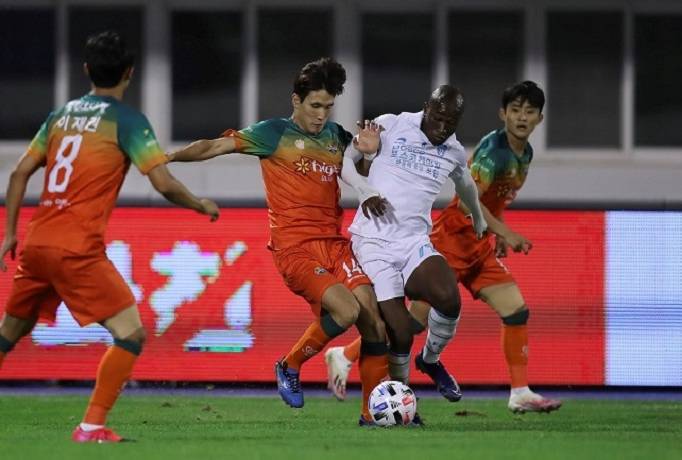 Nhận định, soi k&egrave;o Gangwon vs Jeju United, 18h00 ng&agrave;y 24/8