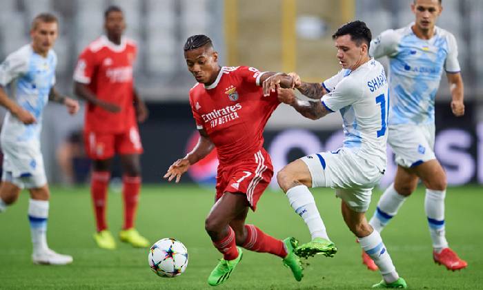 Soi k&egrave;o phạt g&oacute;c Benfica vs Dinamo Kiev, 2h ng&agrave;y 24/8