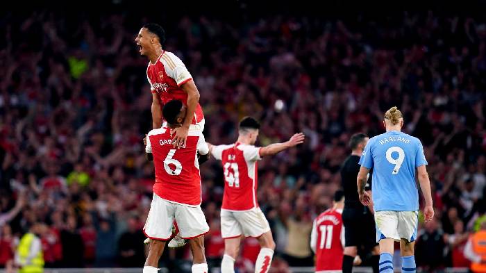 Man City đ&aacute;nh rơi chiến thắng đ&aacute;ng tiếc trước Arsenal