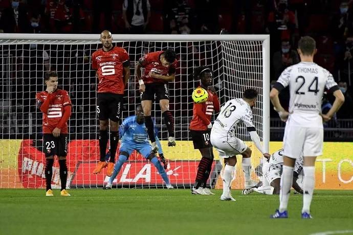 Soi k&egrave;o phạt g&oacute;c Angers vs Rennes, 18h00 ng&agrave;y 23/10