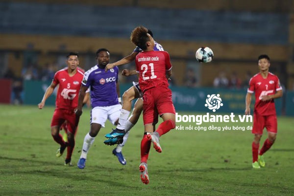 Đội h&igrave;nh ti&ecirc;u biểu V-League 2020 g&acirc;y tranh c&atilde;i