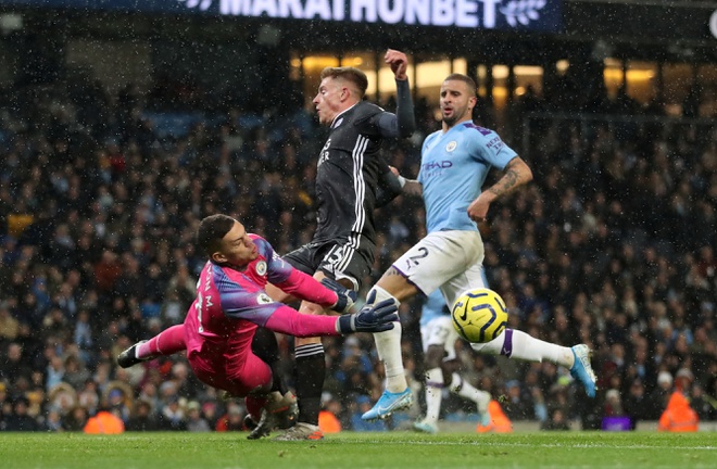 Kết quả Man City 3-1 Leicester: Jesus lập c&ocirc;ng, Man City đả bại 'bầy C&aacute;o'