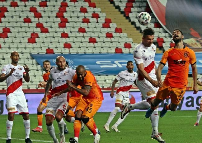 Soi k&egrave;o phạt g&oacute;c Galatasaray vs Antalyaspor, 20h ng&agrave;y 25/12