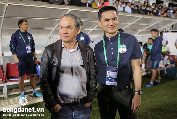 'M&aacute;y chạy' Văn Thanh gọi Bầu Đức v&agrave; HLV Kiatisak l&agrave; 'hot boy'