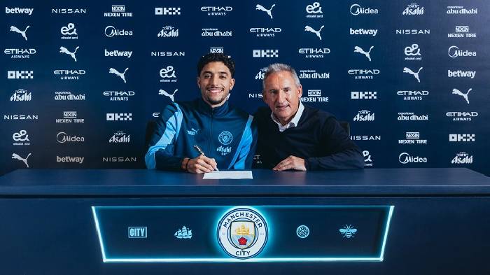 Man City chi&ecirc;u mộ th&agrave;nh c&ocirc;ng Omar Marmoush với gi&aacute; 70 triệu euro