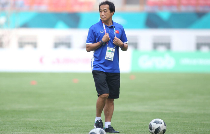U22 Việt Nam vs U22 Indonesia: Trợ l&yacute; Lee Young-jin tới dự kh&aacute;n