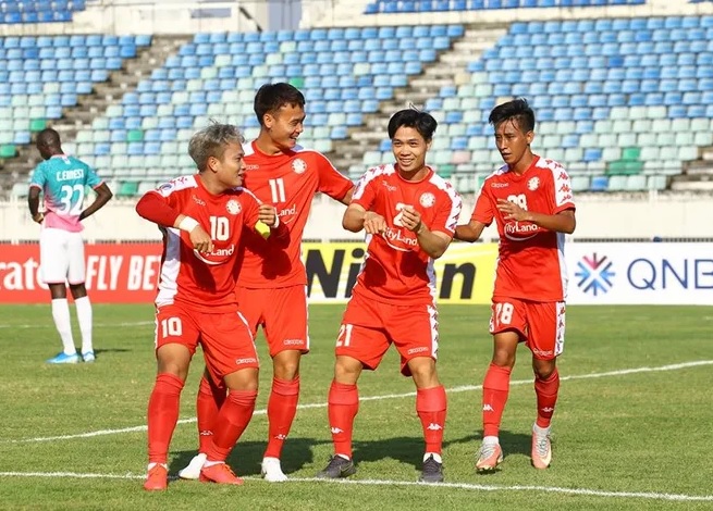 C&ocirc;ng Phượng tuy&ecirc;n bố đanh th&eacute;p, đối thủ của TP.HCM 'run rẩy'