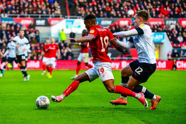 Nhận định b&oacute;ng đ&aacute; Luton Town vs Brentford, 2h45 ng&agrave;y 26/2