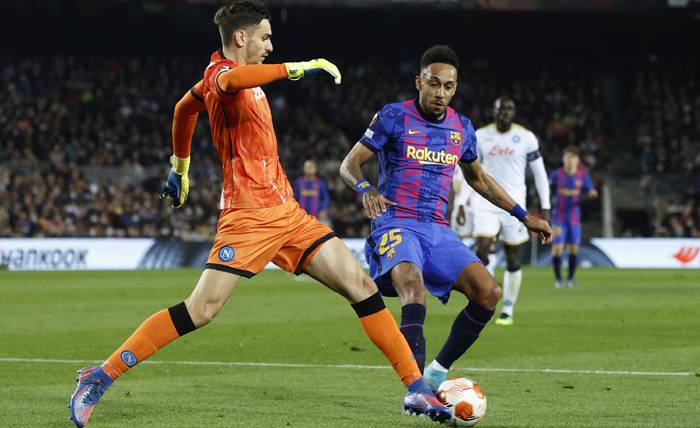 Đội h&igrave;nh kết hợp Napoli vs Barca: So b&oacute; đũa, chọn cột cờ