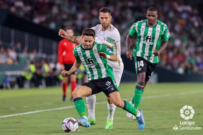 Soi k&egrave;o phạt g&oacute;c Elche vs Betis, 3h00 ng&agrave;y 25/2