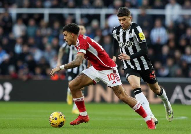 Nhận định, soi k&egrave;o Newcastle vs Nottingham Forest, 21h00 ng&agrave;y 23/2: R&uacute;t ngắn khoảng c&aacute;ch
