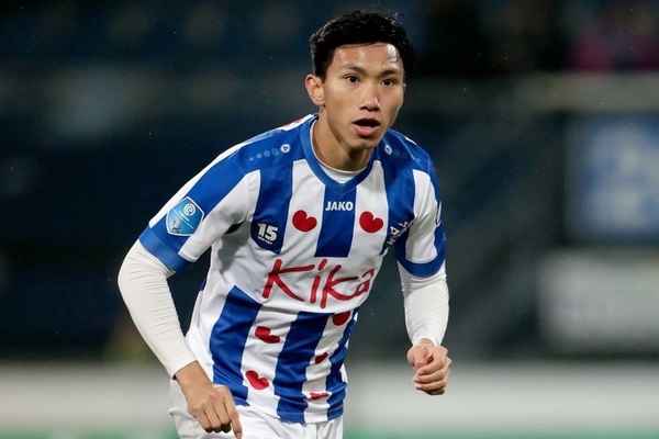 Văn Hậu tiết lộ l&yacute; do chưa muốn trở lại Việt Nam