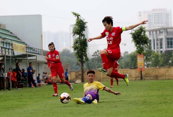 Phong Ph&uacute; H&agrave; Nam v&agrave; H&agrave; Nội ph&ocirc; diễn sức mạnh