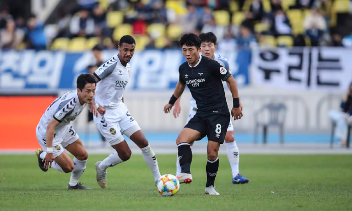 Trực tiếp b&oacute;ng đ&aacute; Suwon Samsung Bluewings vs Incheon United, 14h30 ng&agrave;y 23/5