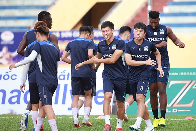 Xu&acirc;n Trường tập c&ugrave;ng HAGL, sẽ ra s&acirc;n trong trận gặp Nam Định?