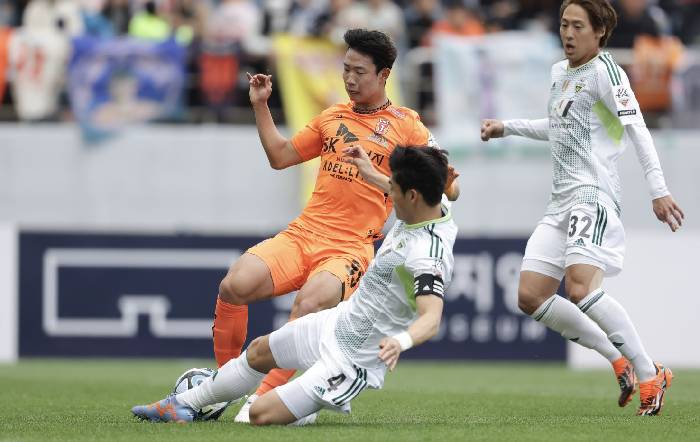 Nhận định, soi k&egrave;o Jeju SK FC vs Jeonbuk Hyundai Motors, 17h30 ng&agrave;y 23/5: Chiến thắng nhẹ nh&agrave;ng