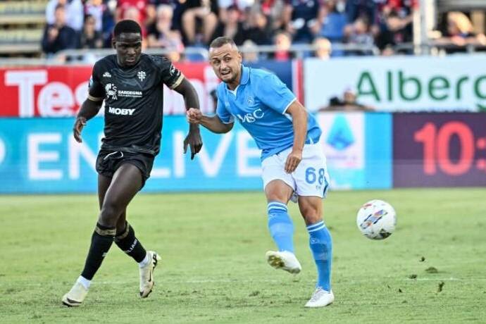 Soi k&egrave;o phạt g&oacute;c Napoli vs Cagliari, 1h45 ng&agrave;y 24/5