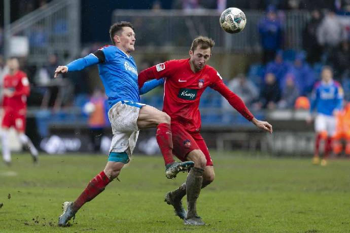 Soi k&egrave;o phạt g&oacute;c Holstein Kiel vs Kaiserslautern, 18h ng&agrave;y 23/7