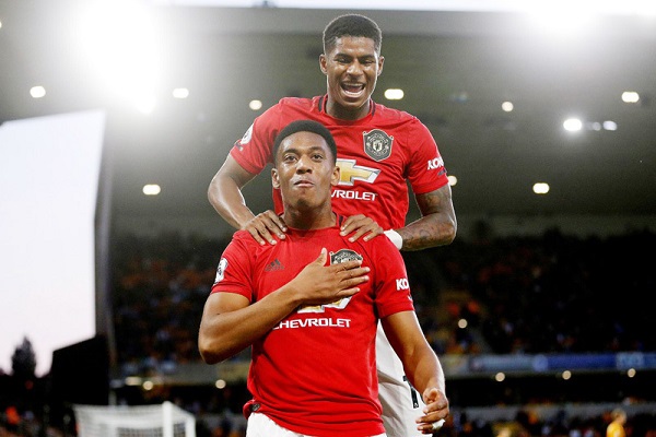 Fan MU h&aacute;o hức trước vụ c&aacute; cược giữa Anthony Martial v&agrave; Marcus Rashford