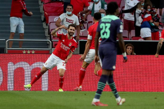 Biến động tỷ lệ k&egrave;o PSV vs Benfica, 2h ng&agrave;y 25/8