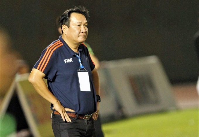 HLV Ho&agrave;ng Văn Ph&uacute;c c&oacute; bến đỗ mới ở m&ugrave;a giải 2020