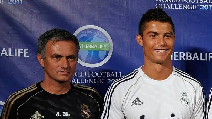 Mourinho sẵn s&agrave;ng t&aacute;i hợp Ronaldo