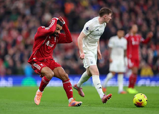 Thảm bại trước Nottingham, Liverpool lại rơi v&agrave;o khủng hoảng