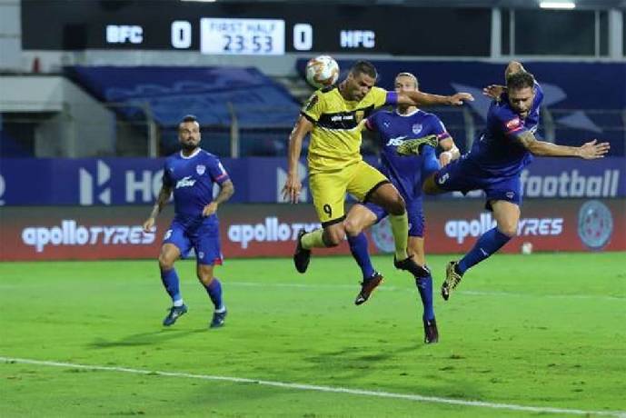 Soi k&egrave;o phạt g&oacute;c Bengaluru vs Hyderabad, 21h ng&agrave;y 23/12