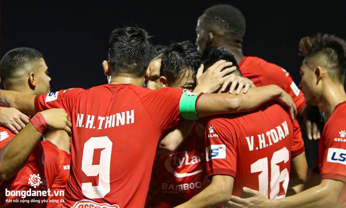 Video TP.HCM 2-0 Hồng Lĩnh H&agrave; Tĩnh: Hiệp 2 &lsquo;b&ugrave;ng nổ&rsquo;