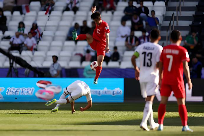 Trọng t&agrave;i người Malaysia khiến CĐV Việt Nam phẫn nộ