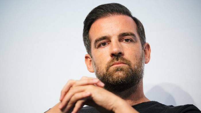 Cựu sao Real hầu t&ograve;a v&igrave; ph&aacute;t t&aacute;n ảnh đồi trụy trẻ em