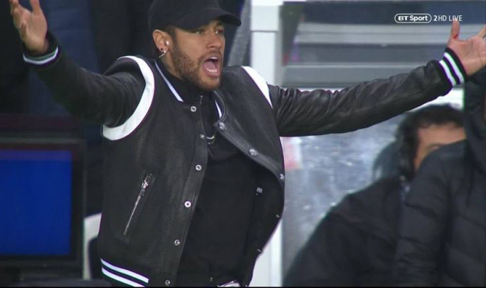 Sau Ronaldo, tới lượt Neymar bị UEFA &lsquo;nắn g&acirc;n&rsquo;